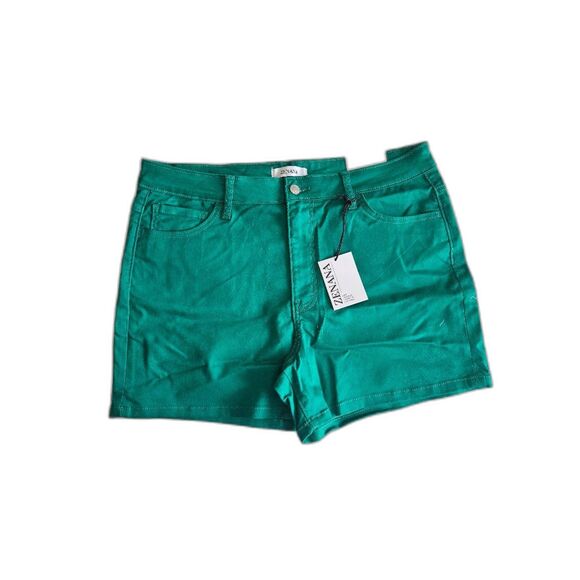 Women's Size 1X Zenana Green Shorts - Picture 1 of 3